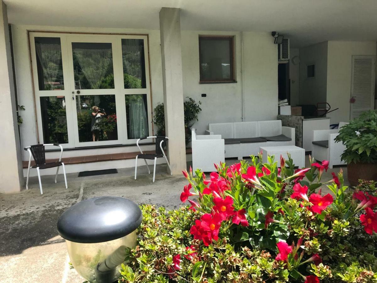 הוילה פיאטרה סנטה Parte Di Casa Con Giardino E Piscina מראה חיצוני תמונה
